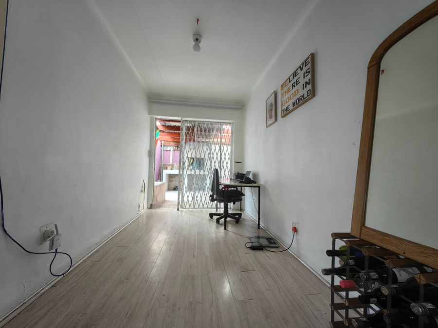 3 Bedroom Property for Sale in Lentegeur Western Cape